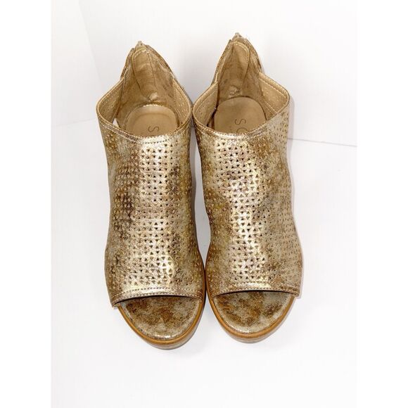 Naturalizer Gold Peep-Toe Sandals - Picture 4 of 14